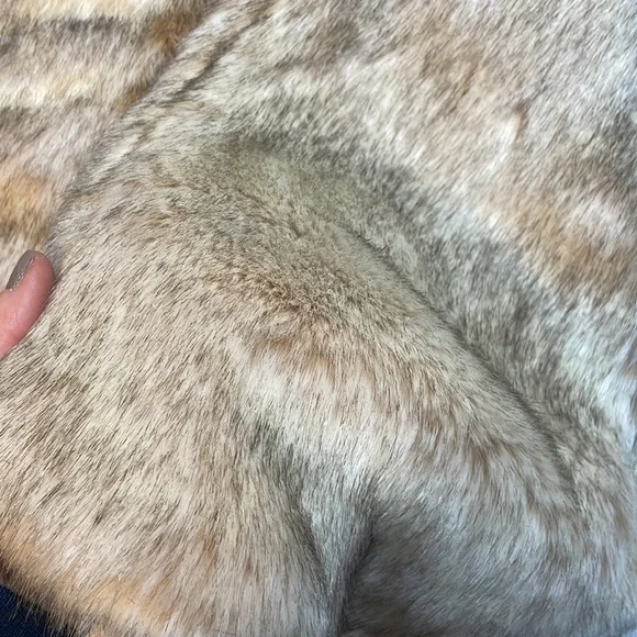 Sanctuary faux fur vest! - Picture 3 of 5